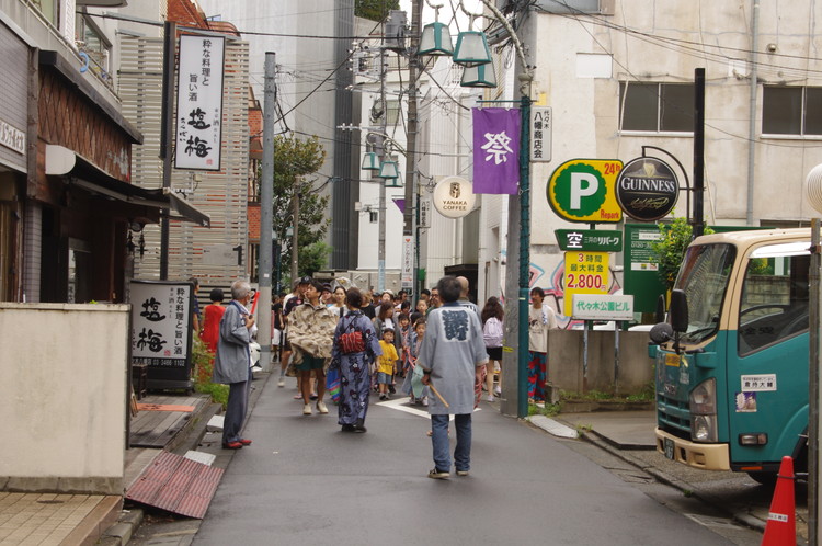 商店会の路地から路地へ