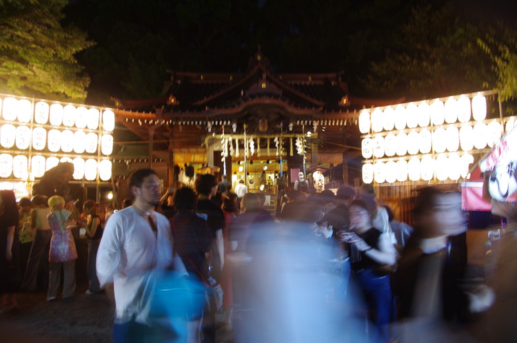 夜のにぎわい、お祭りの夜