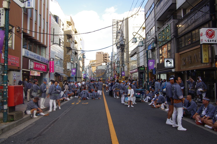 商店会には担ぎ手がずらーり
